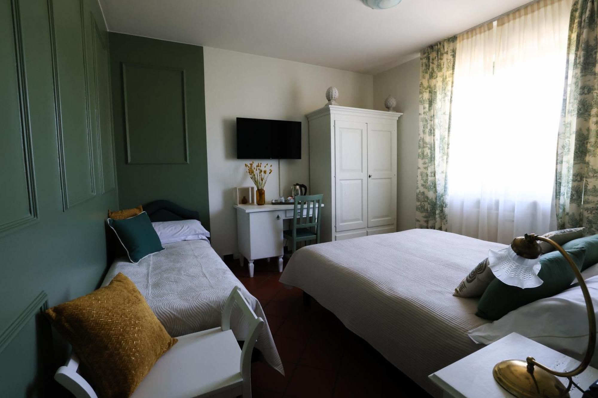 מנרבה דל גארדה Hotel Florence מראה חיצוני תמונה