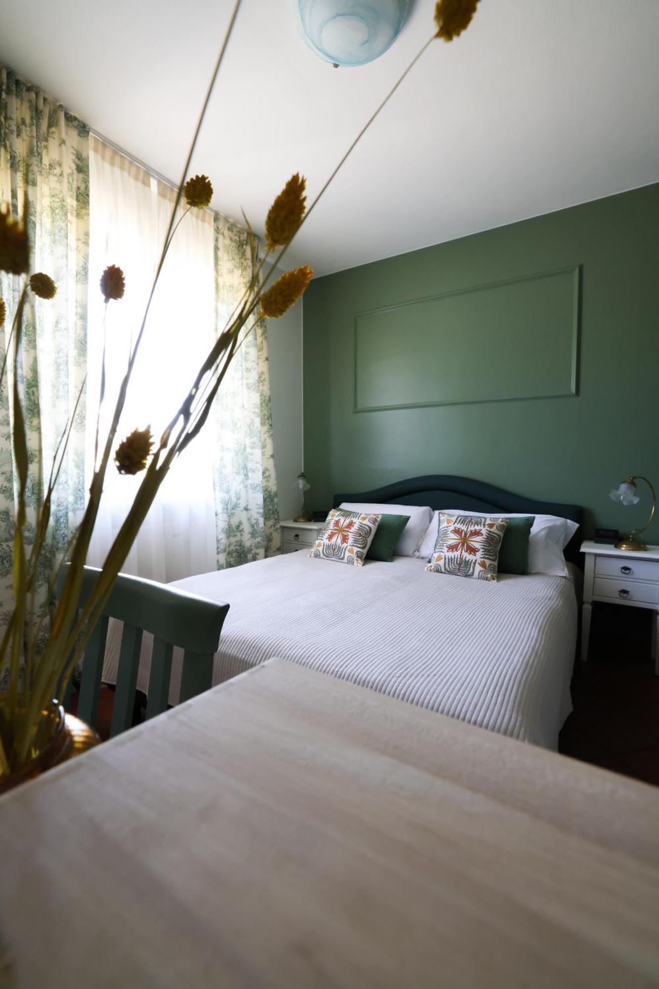 מנרבה דל גארדה Hotel Florence מראה חיצוני תמונה
