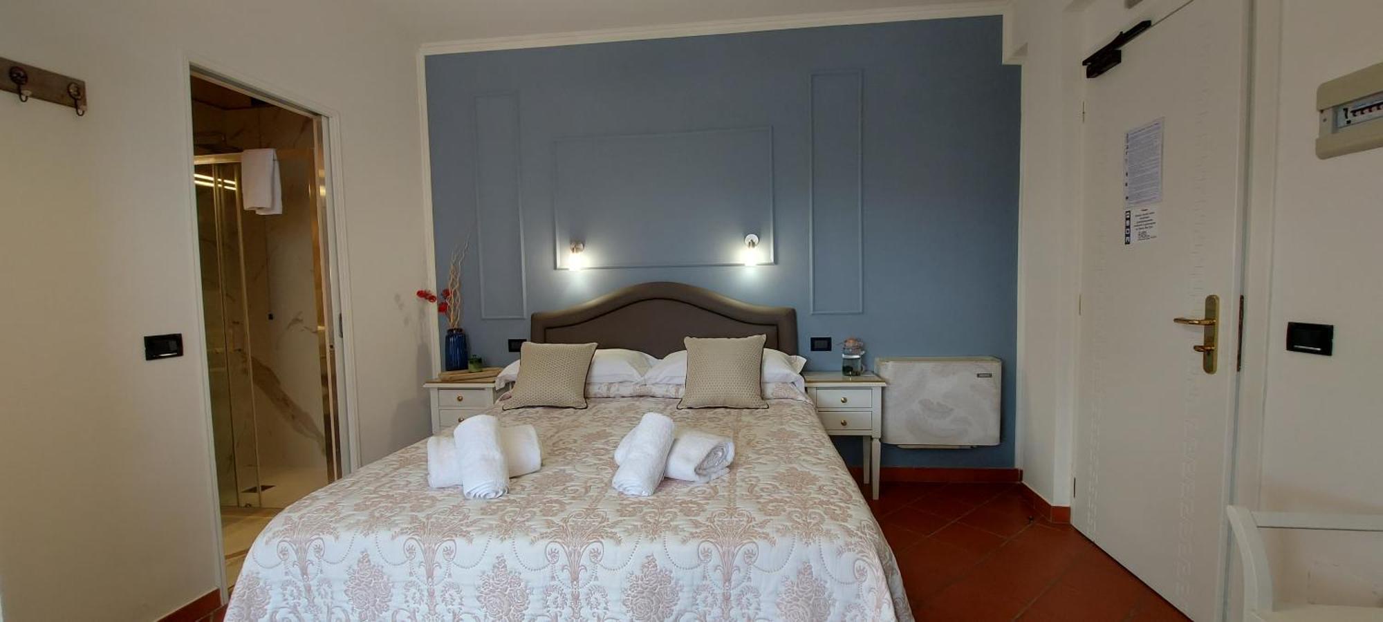 מנרבה דל גארדה Hotel Florence מראה חיצוני תמונה