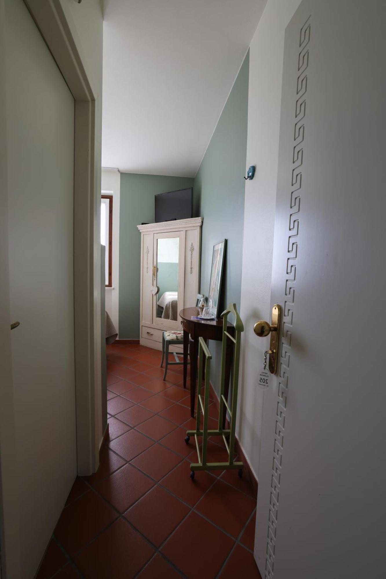 מנרבה דל גארדה Hotel Florence חדר תמונה