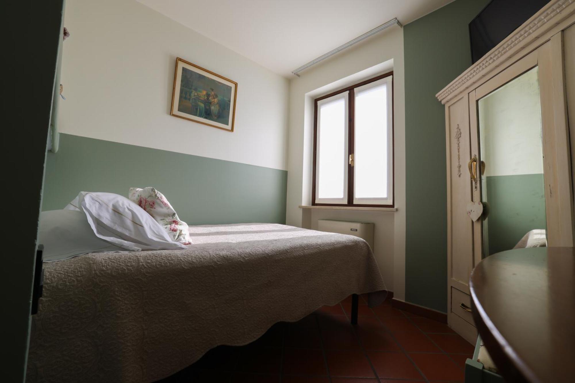 מנרבה דל גארדה Hotel Florence מראה חיצוני תמונה