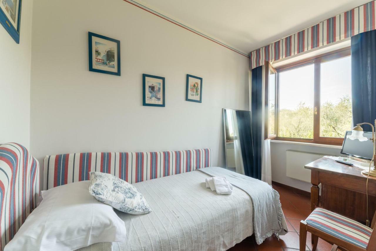 מנרבה דל גארדה Hotel Florence מראה חיצוני תמונה